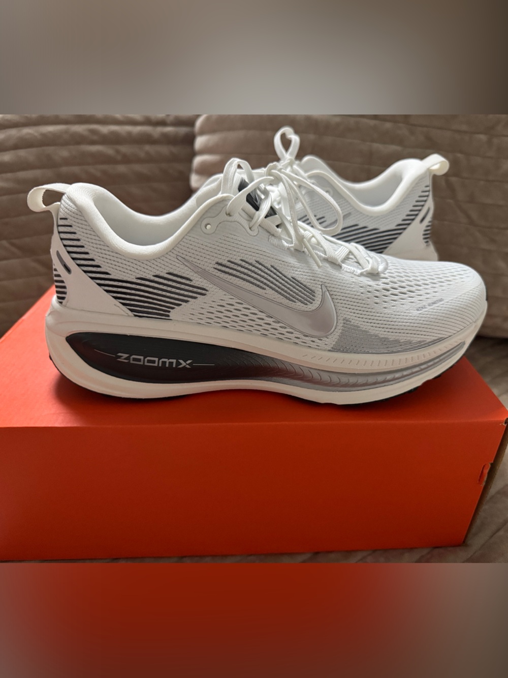 Nike Women’s Vomero 18 ESS White and Gray ZoomX Running Shoes